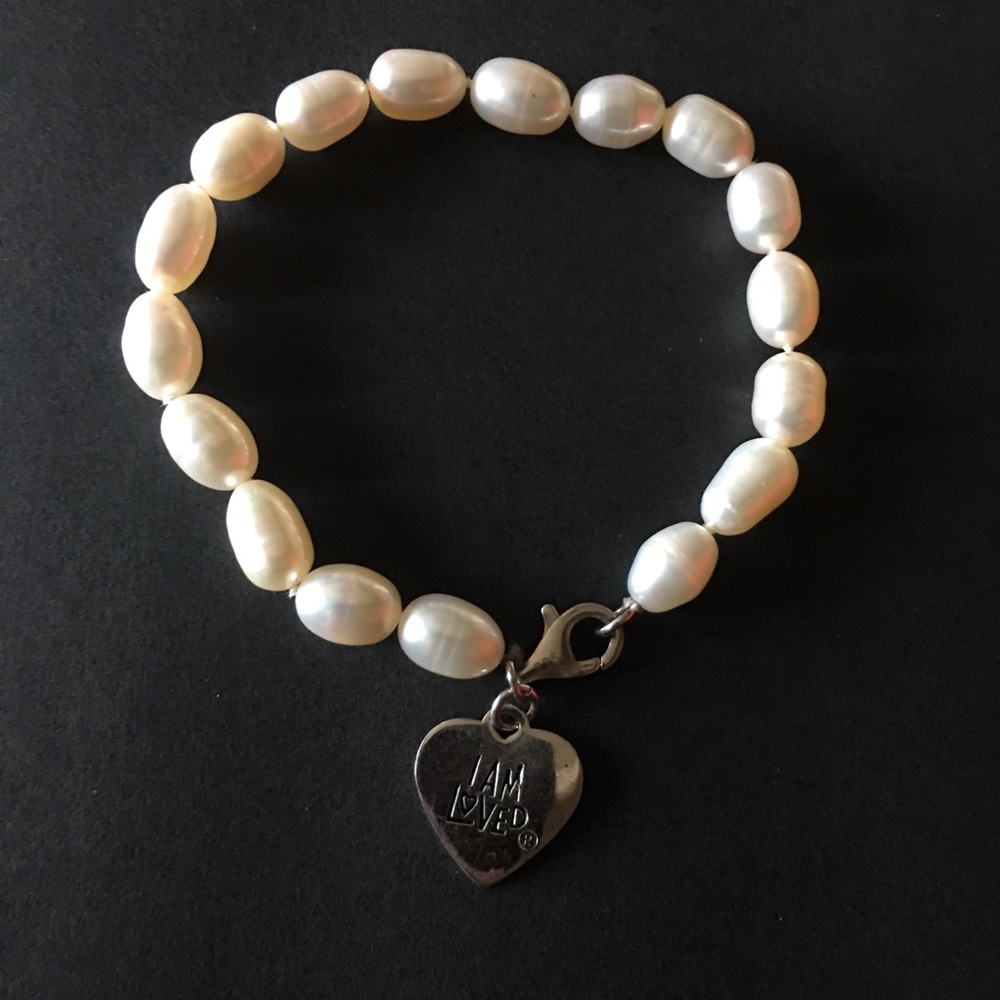 2/$15 Freshwater pearl bracelet